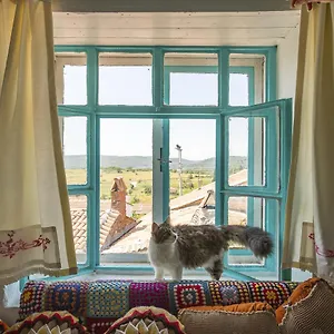 Oda ve Kahvaltı Hobbithousebademler, Urla